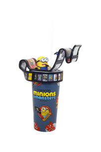 Hrnek s dioramou z filmu „Mimoni a monstra“